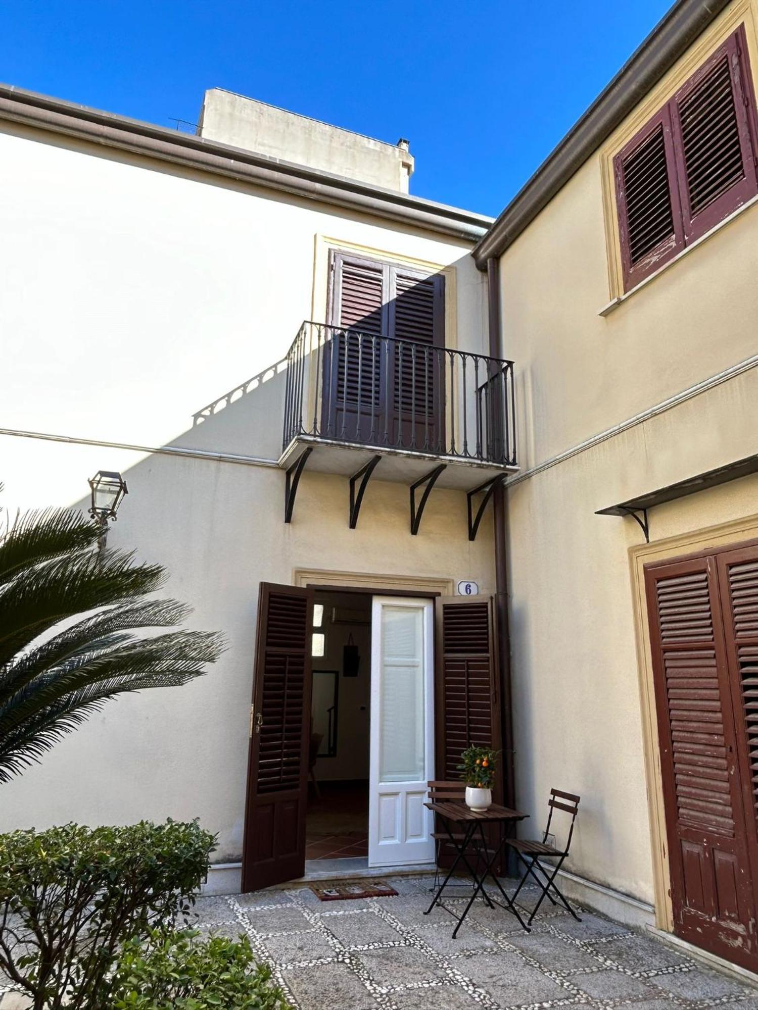 Corte Dei Re Di Palermo Apartment Экстерьер фото
